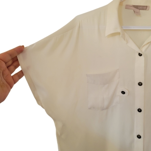 FOREVER 21 oversize very Light cream yellow, Light chiffon, button front blouse - Picture 2 of 5